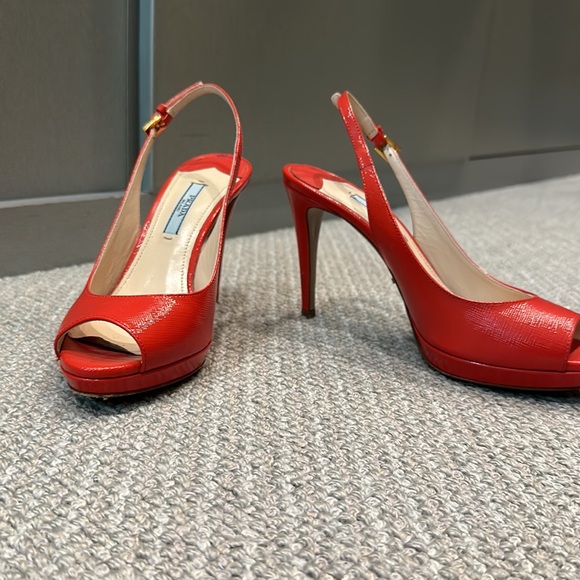 Prada slingback red shoes. Barely worn - Picture 4 of 6